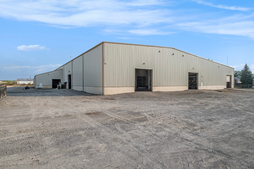 More Photos Of 4072 Flint Asphalt Dr, Burton Distribution For Sale