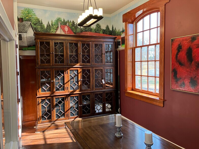 More Photos Of 157 N Main St, Bostic Office For Sale