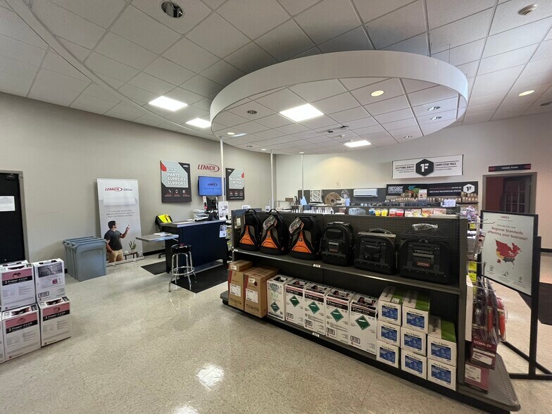 More Photos Of 222 Metro Center Blvd, Warwick Light Manufacturing For Lease