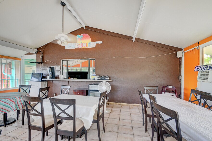 More Photos Of 901 S Federal Hwy, Lake Worth Hotel For Sale