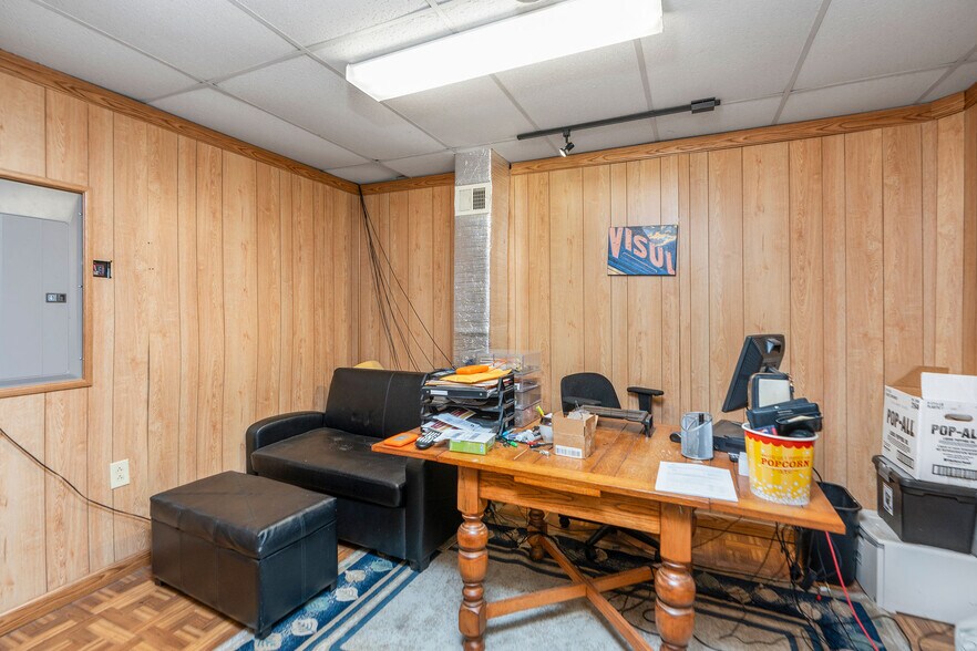 More Photos Of 12 N Augusta St, Staunton Movie Theatre For Sale