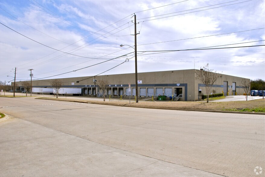 More Photos Of 5050 Investment Dr, Dallas Distribution For Lease
