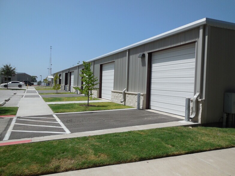 More Photos Of 8708 S Congress Ave, Austin Light Manufacturing For Lease