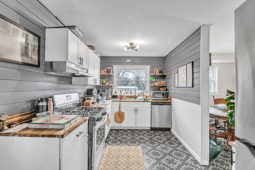 More Photos Of 380 W Outer Dr, Oak Ridge Apartments For Sale