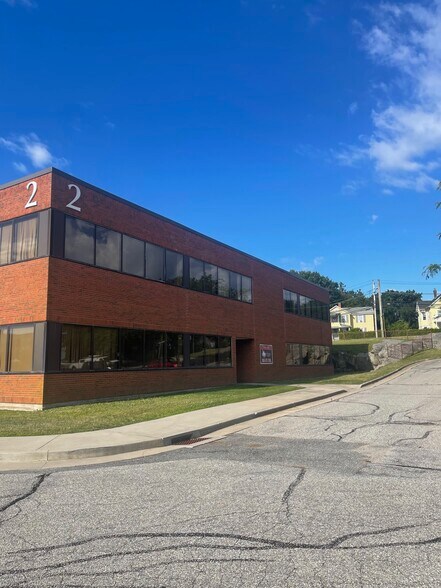 More Photos Of 2 Shaws Cv, New London Medical For Lease