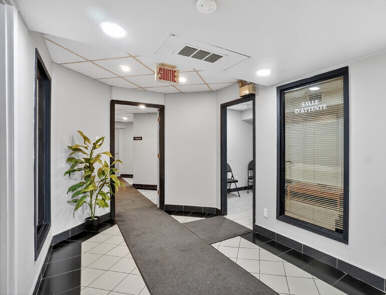 More Photos Of 3812 Rue Jarry E, Montréal Auto Repair For Sale