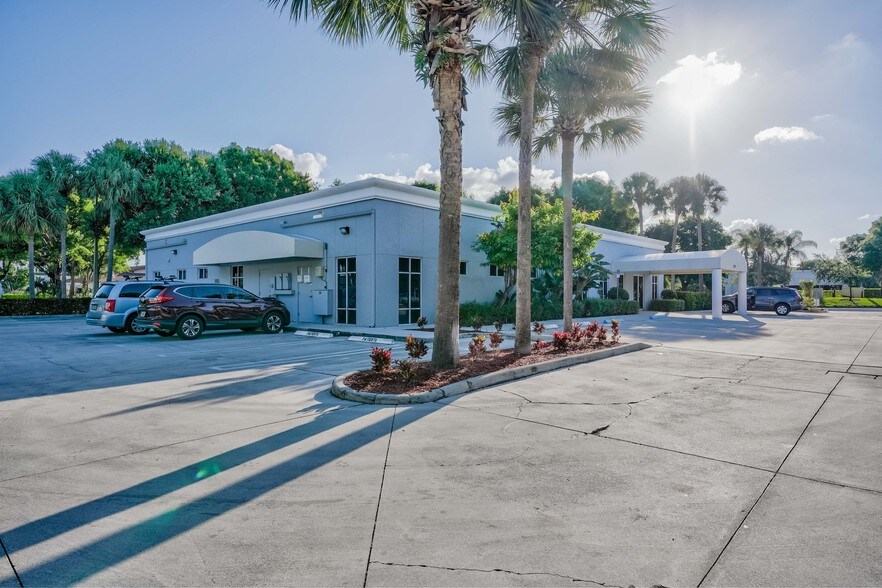 More Photos Of 5205 Village Blvd, West Palm Beach Medical For Lease