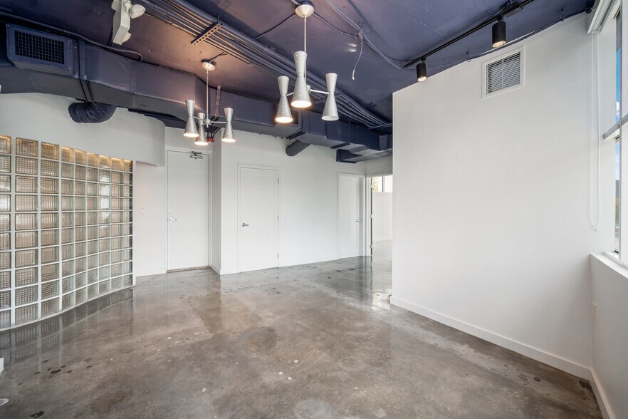 More Photos Of 2424 S Dixie Hwy, Coconut Grove Loft Creative Space For Sale