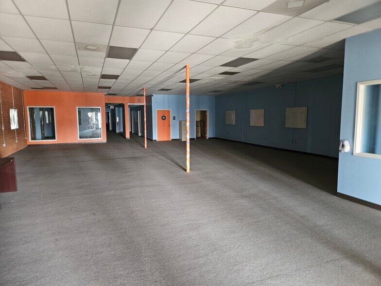 More Photos Of 1471-1651 W Whittier Blvd, La Habra Unknown For Lease