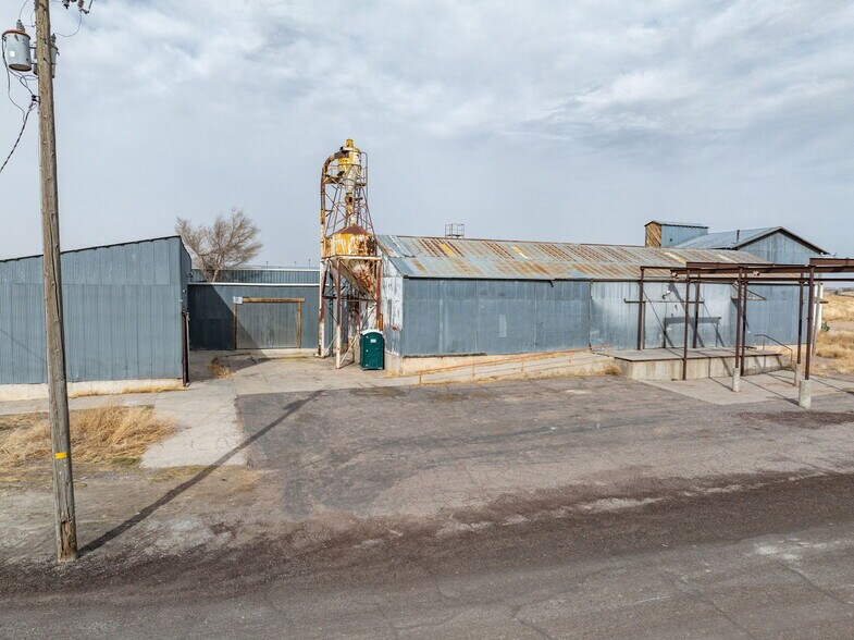 More Photos Of 2730 W 4100 S, Oasis Distribution For Sale