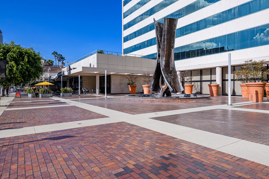 More Photos Of 5757 Wilshire Blvd, Los Angeles Office For Lease