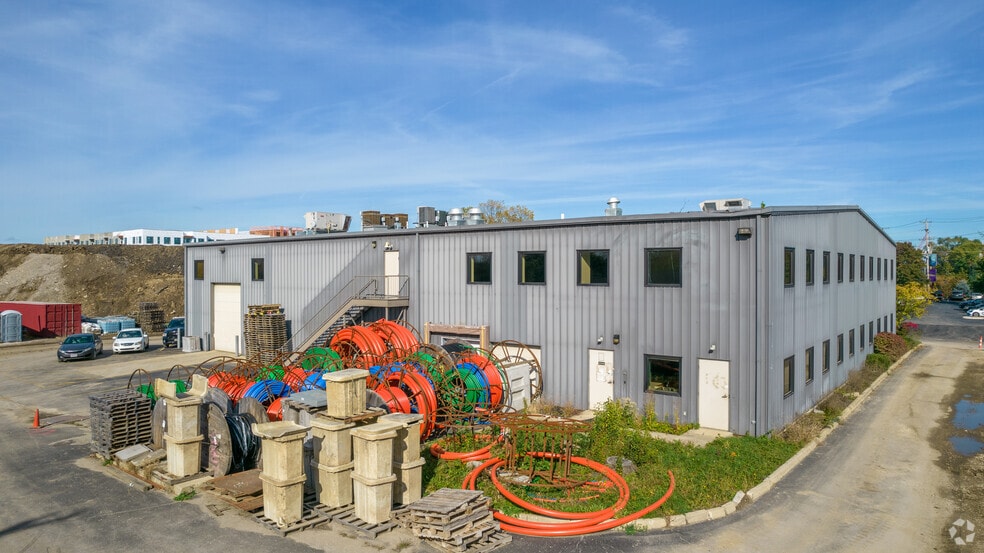 More Photos Of 777 Bowman Ave, Columbus Warehouse For Lease