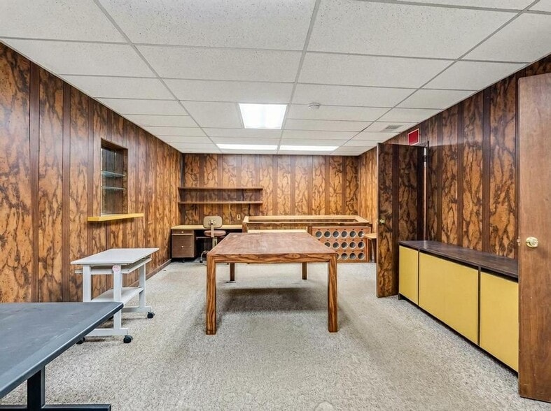 More Photos Of 1424 118th St, College Point Warehouse For Sale