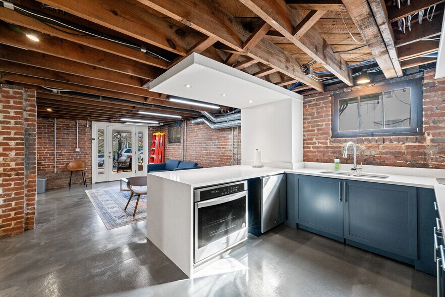 More Photos Of 708 St Marys St, Raleigh Office For Sale