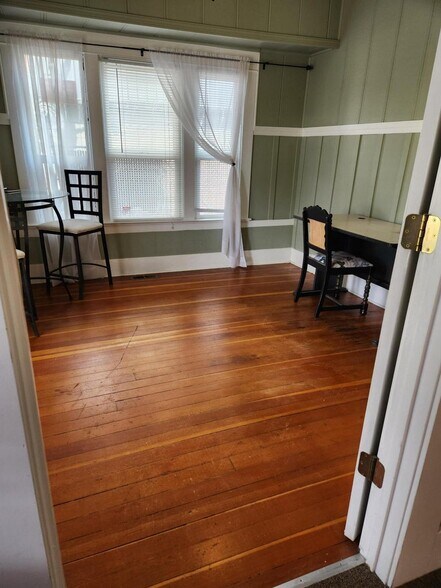 More Photos Of 325 S 5th St, Klamath Falls Medical For Sale