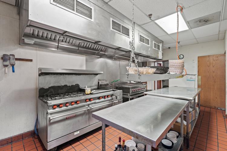 More Photos Of 215 Broadway St, Cottonwood Falls Hotel For Sale