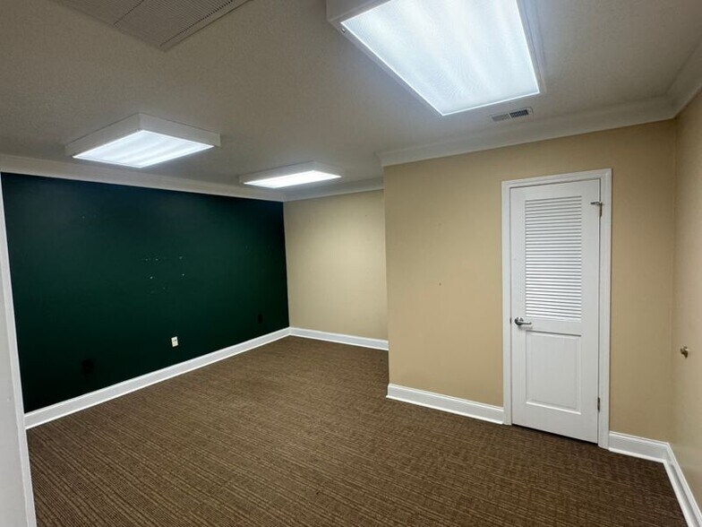 More Photos Of 1011 Grove Rd, Greenville Medical For Lease