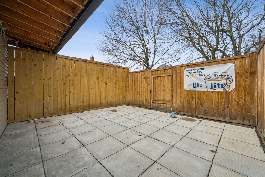 More Photos Of 534 S Main St, Greensburg Bar For Sale