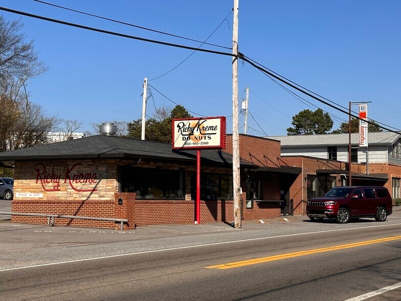 More Photos Of 2601 E Broadway Ave, Maryville Restaurant For Sale