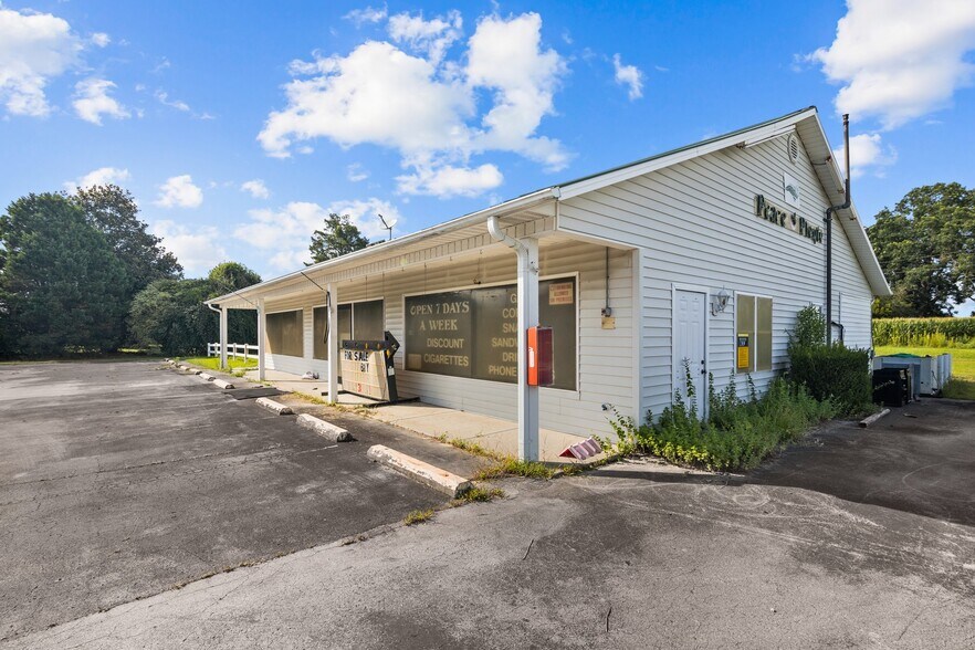 More Photos Of 3560 NC Hwy 43 Hwy N, Vanceboro Convenience Store For Sale