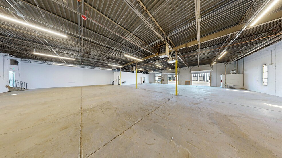 More Photos Of 5050 Fox St, Denver Warehouse For Lease