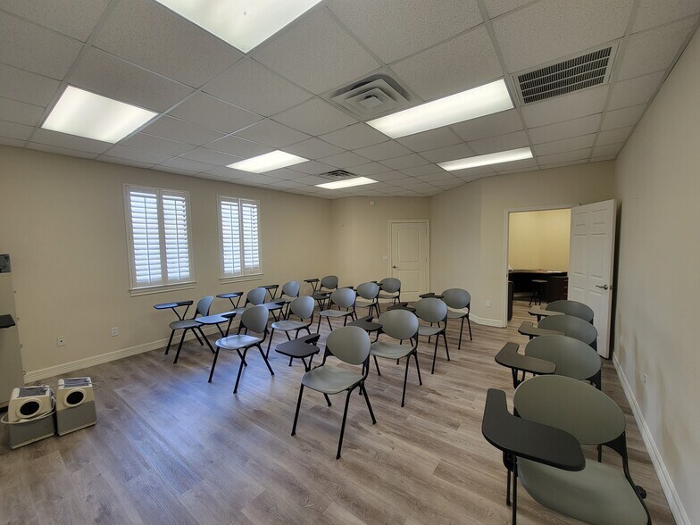 More Photos Of 21510 Kingsland Blvd, Katy Medical For Lease
