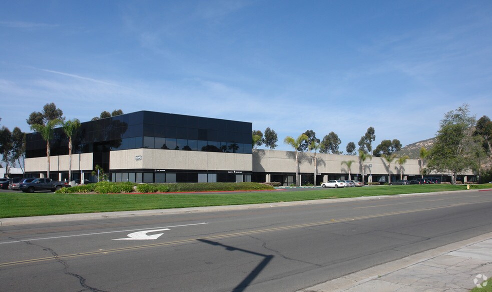More Photos Of 17150 Via Del Campo, San Diego Office For Sale