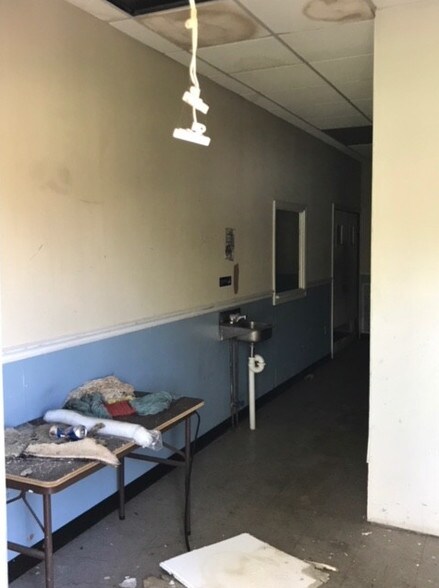 More Photos Of 313 Main St, Red Hill Restaurant For Lease