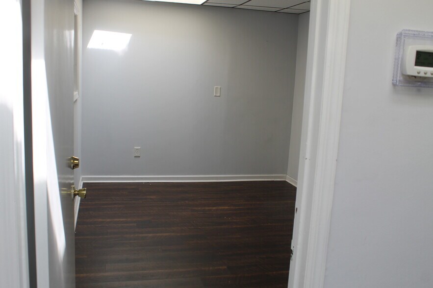 More Photos Of 3321 Doris Ave, Ocean Unknown For Lease