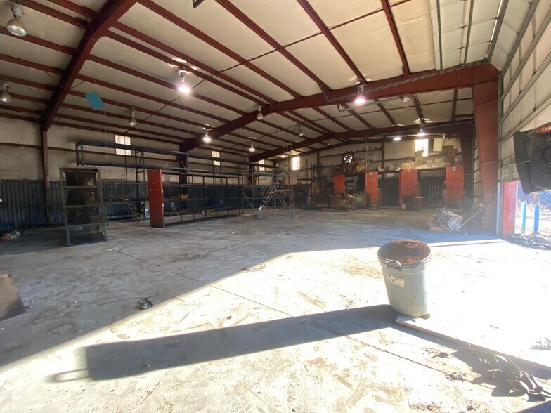 More Photos Of 2039 N Yale Ave, Tulsa Truck Terminal For Lease