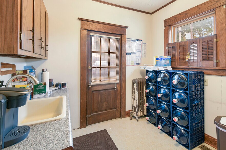 More Photos Of 105 Gleneida Ave, Carmel Office For Sale