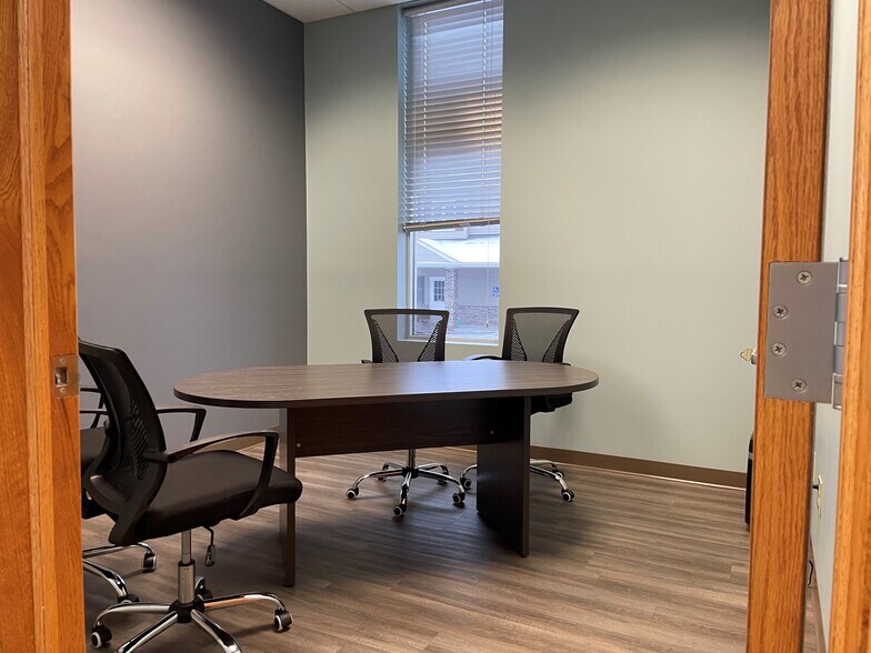 More Photos Of 3135 Superior Dr NW, Rochester Office For Lease