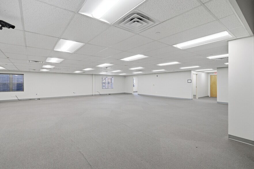 More Photos Of 33 W Franklin St, Hagerstown Loft Creative Space For Lease