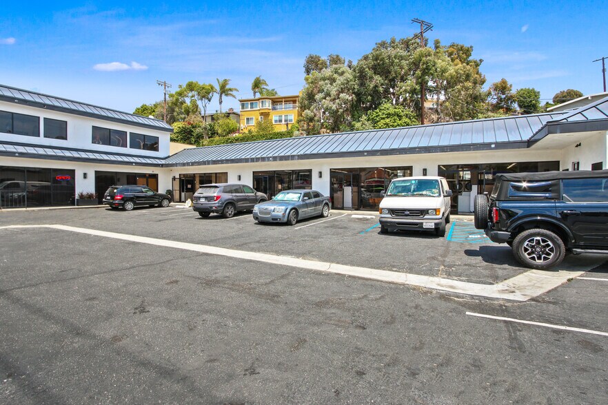 More Photos Of 8416-8432 Pershing Dr, Playa Del Rey Storefront Retail Office For Lease