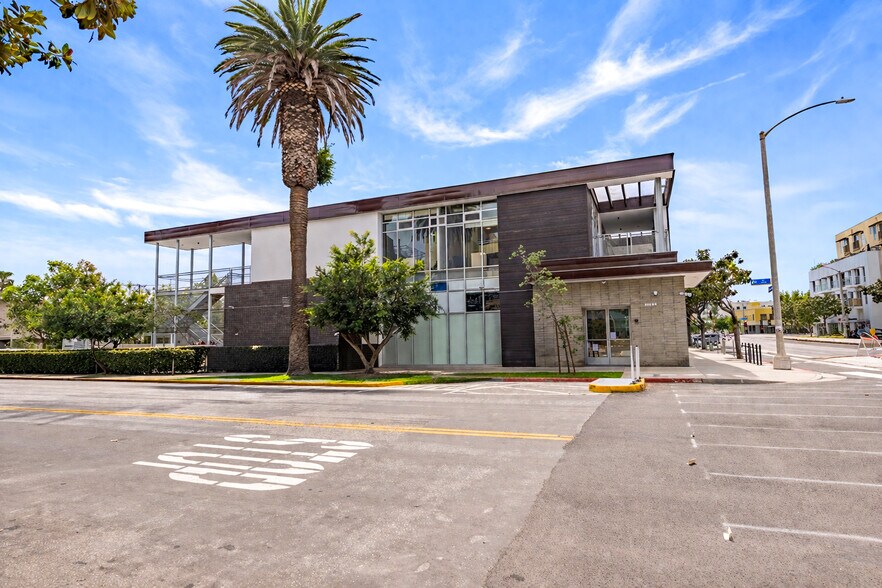 Primary Photo Of 820 Broadway, Santa Monica Loft Creative Space For Lease