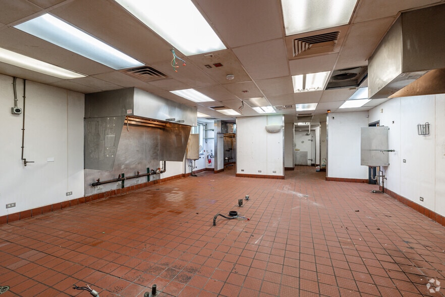 More Photos Of 1914 W 79th St, Chicago Freestanding For Sale