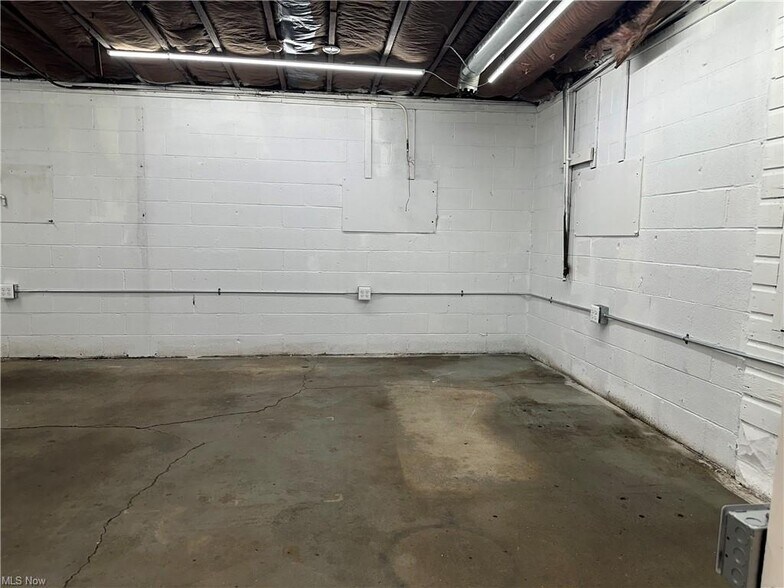 More Photos Of 1301 Brownell Ave, Lorain Service For Sale