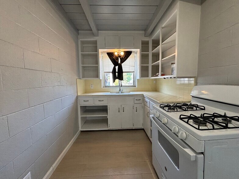 More Photos Of 409 Washington Blvd, Roseville Apartments For Sale