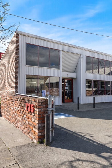 More Photos Of 735 Gilman St, Berkeley Showroom For Sale