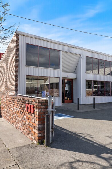 More Photos Of 735 Gilman St, Berkeley Showroom For Sale