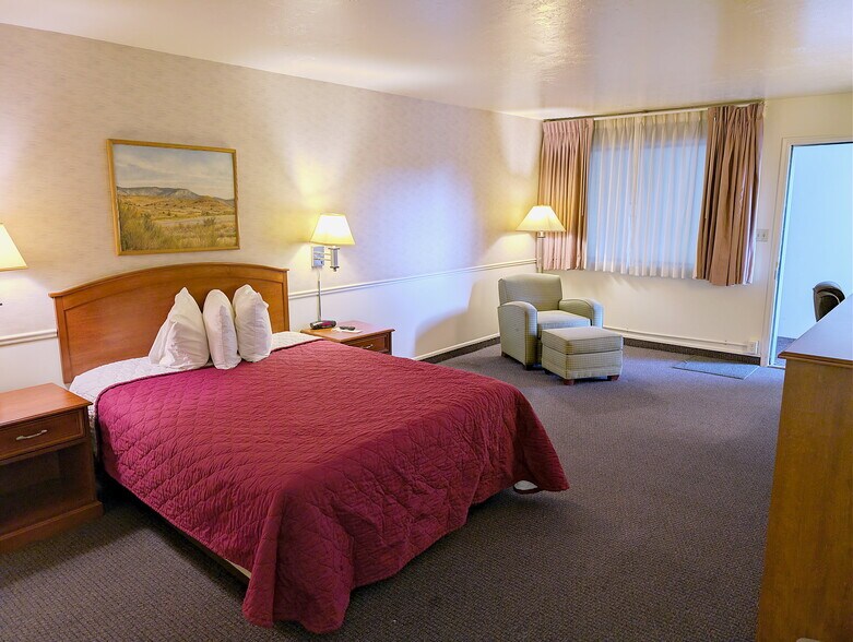 More Photos Of 145 N Main St, Manti Hotel For Sale