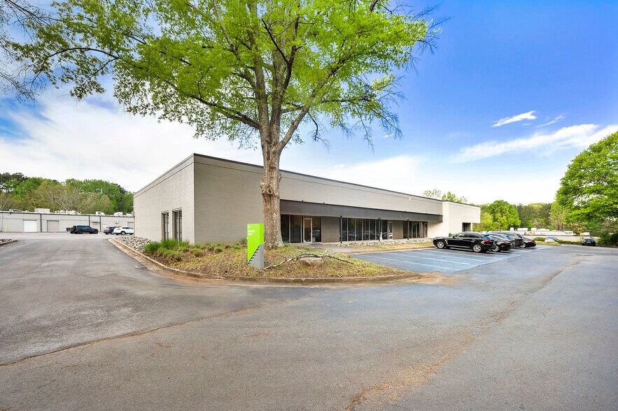 More Photos Of 8601 Dunwoody Pl, Sandy Springs Light Manufacturing For Lease