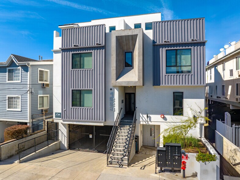 More Photos Of 1223 N Edgemont St, Los Angeles Apartments For Sale