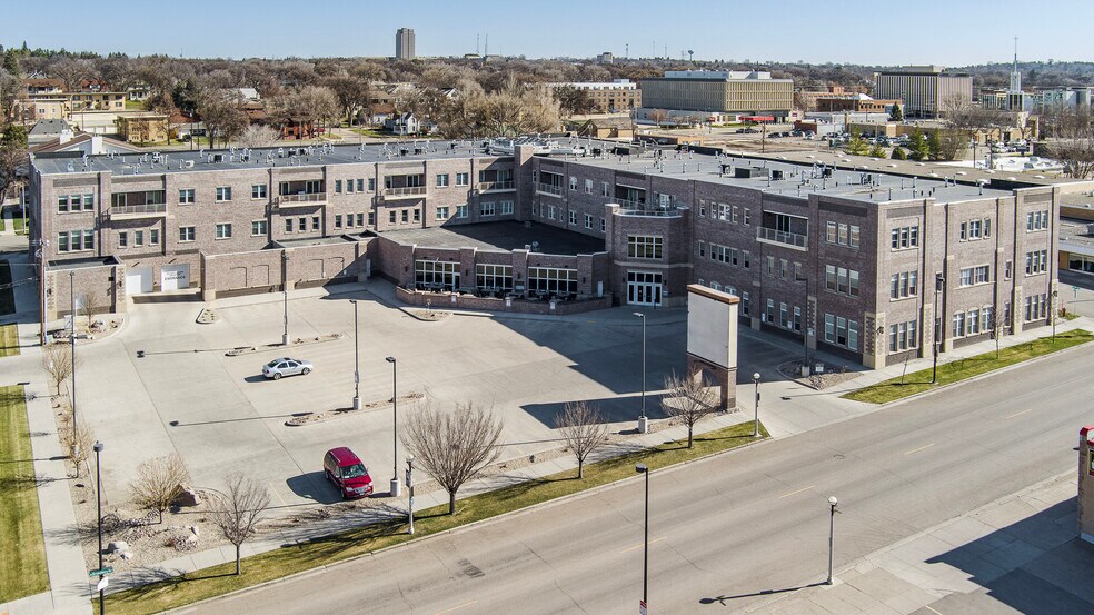 More Photos Of 100 W Broadway Ave, Bismarck Medical For Sale