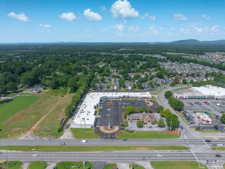 More Photos Of 11220 S Memorial Pky, Huntsville Unknown For Lease