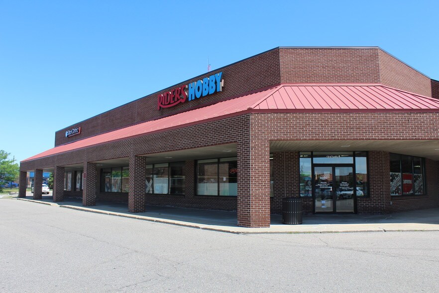 More Photos Of 2103 S Linden Rd, Flint Unknown For Lease