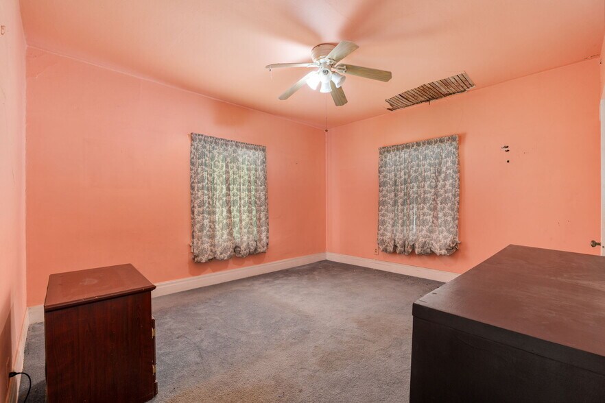 More Photos Of 4458 Maplewood Ave, Los Angeles Multifamily For Sale