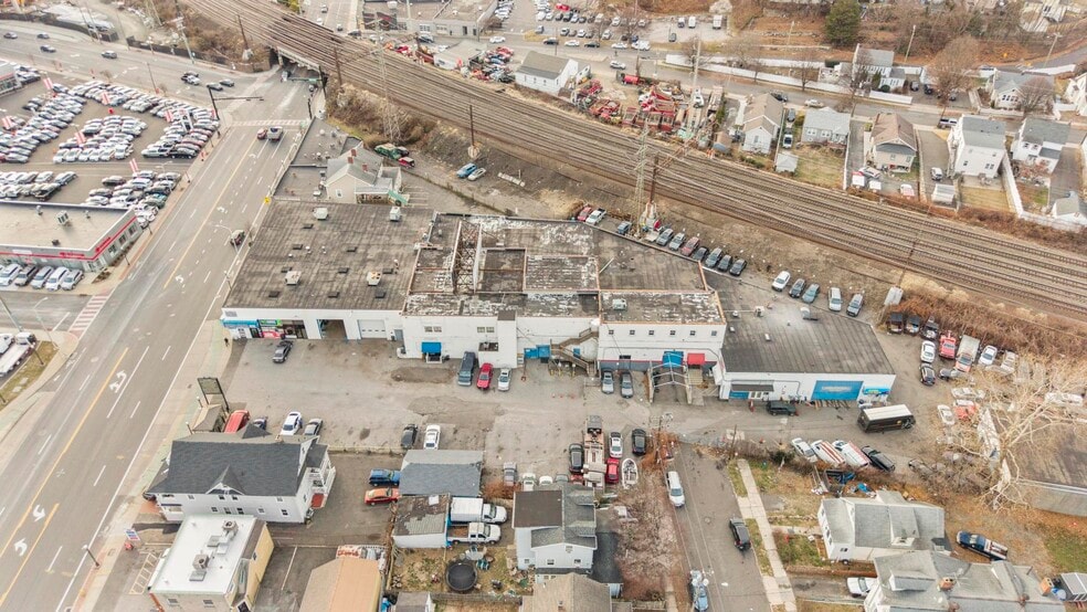 More Photos Of 914 E Main St, Stamford Warehouse For Sale