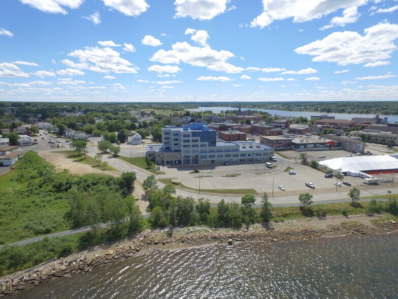 More Photos Of 275 Main St, Bathurst Office For Lease