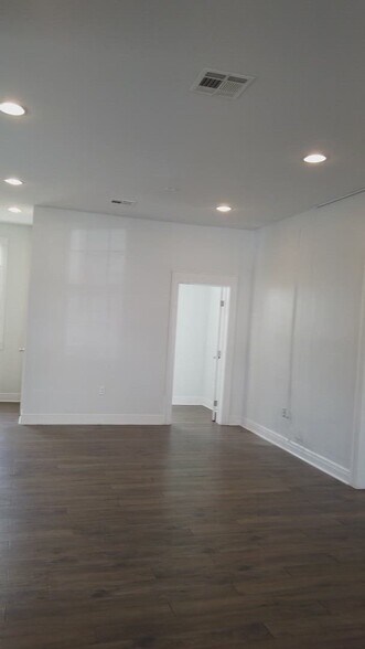 Primary Photo Of 3210-3216 Metairie Rd, Metairie Storefront Retail Residential For Lease